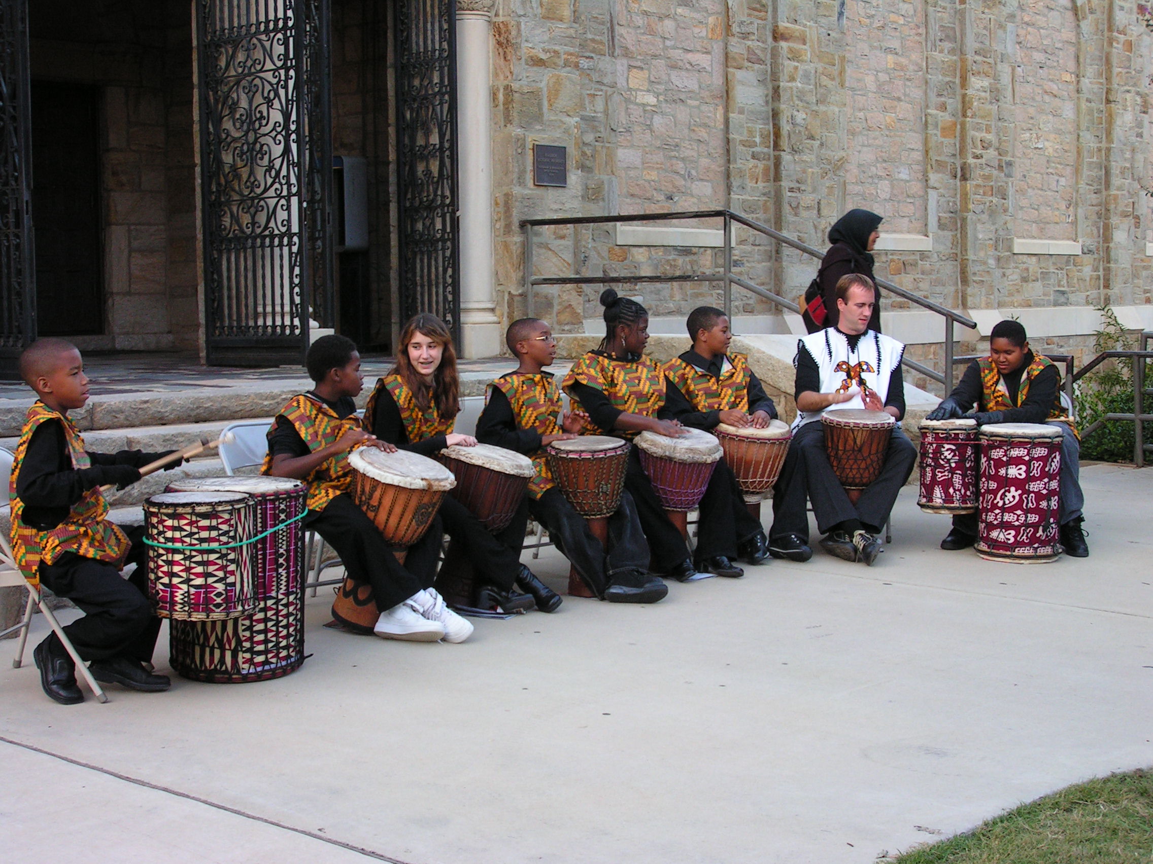./2006/African Drums/AfrdrumsPeaceBroughton210020.JPG
